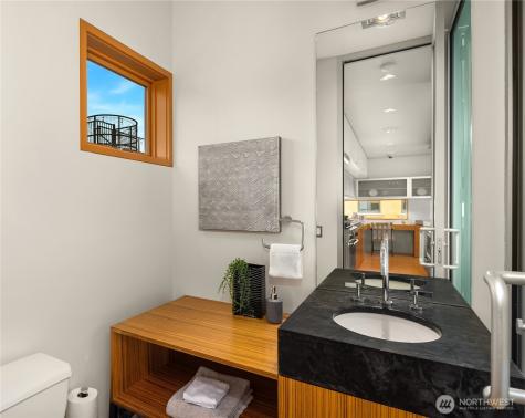 2369 Fairview Avenue E Seattle WA 98102