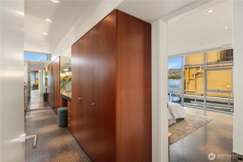 2369 Fairview Avenue E Seattle WA 98102
