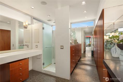 2369 Fairview Avenue E Seattle WA 98102