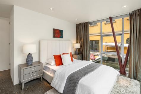 2369 Fairview Avenue E Seattle WA 98102