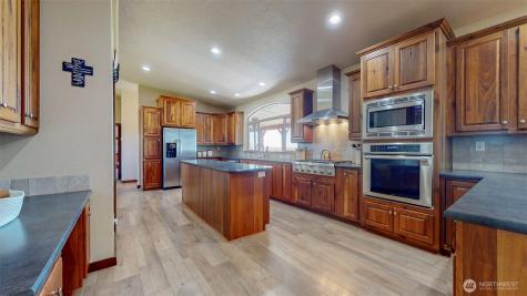 1461 Sheffield Road Mesa WA 99343