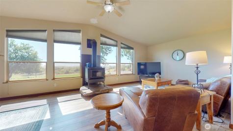 1461 Sheffield Road Mesa WA 99343