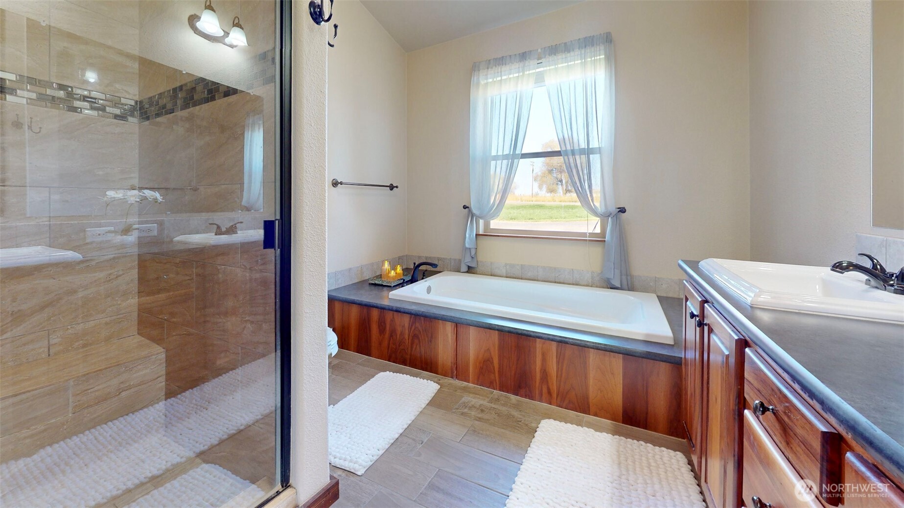 1461 Sheffield Road Mesa WA 99343