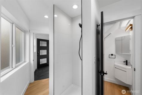 4047 25th Avenue W Seattle WA 98199