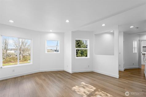 4047 25th Avenue W Seattle WA 98199