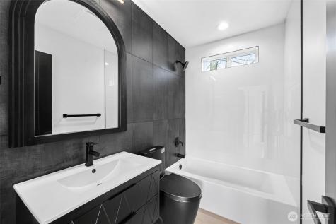 4047 25th Avenue W Seattle WA 98199