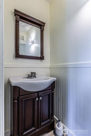 1432 S 56th Street Tacoma WA 98408