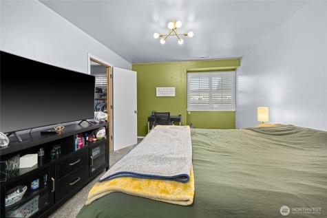 10904 62nd Street E Puyallup WA 98372