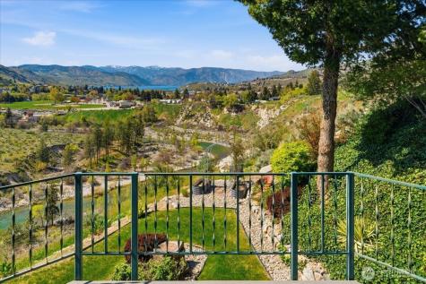 404 S Clifford Street Chelan WA 98816