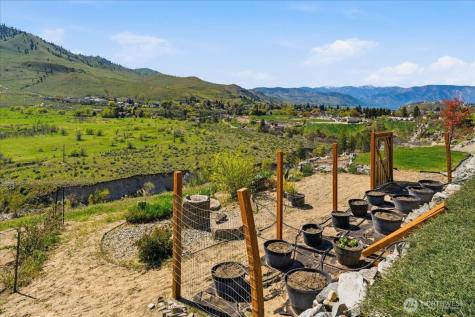 404 S Clifford Street Chelan WA 98816