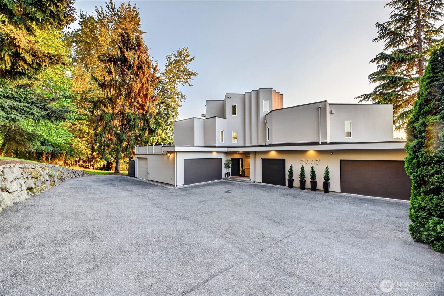 2007 E Lake Sammamish Parkway NE Sammamish WA 98074