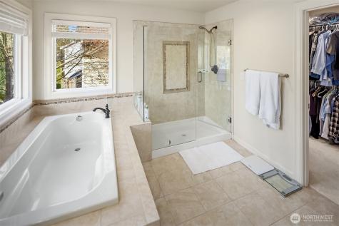 27520 SE 28th Court Sammamish WA 98075