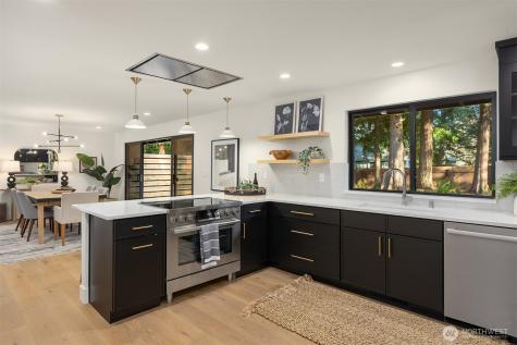 8355 Medway Lane NE Bainbridge Island WA 98110