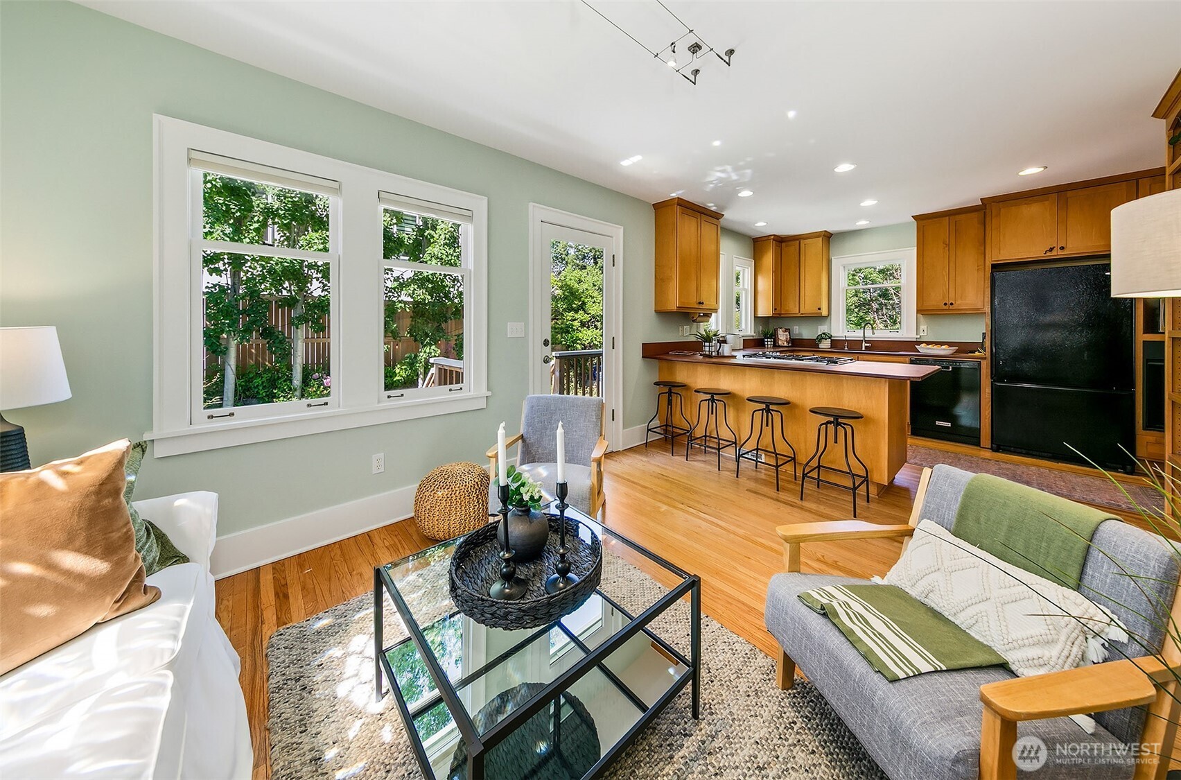 1002 NW 70th Street Seattle WA 98117