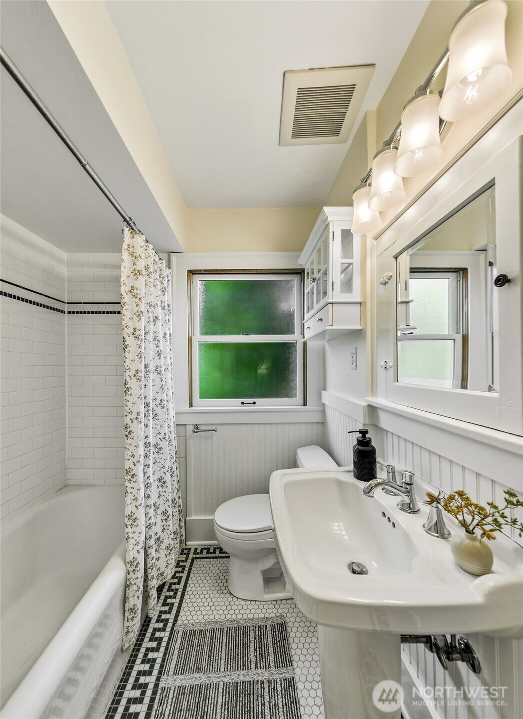 1002 NW 70th Street Seattle WA 98117