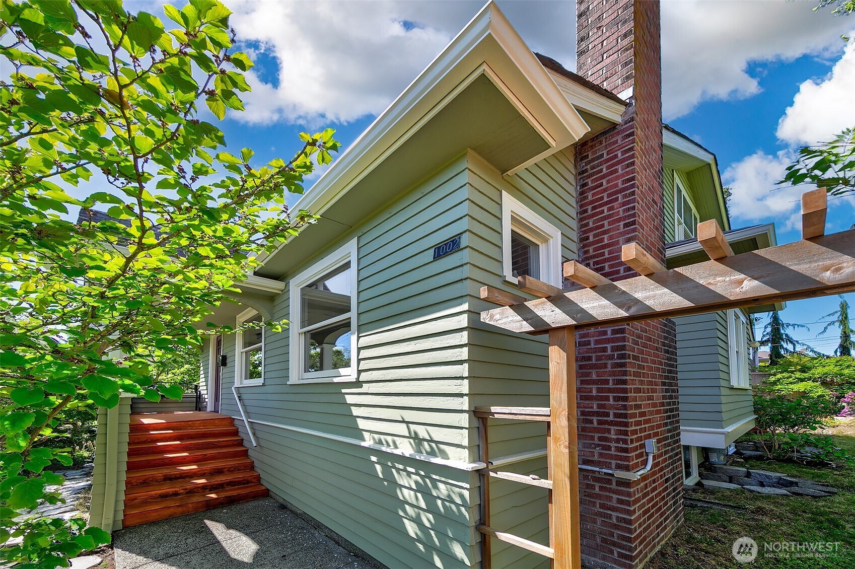 1002 NW 70th Street Seattle WA 98117