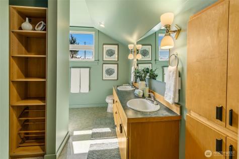 1002 NW 70th Street Seattle WA 98117