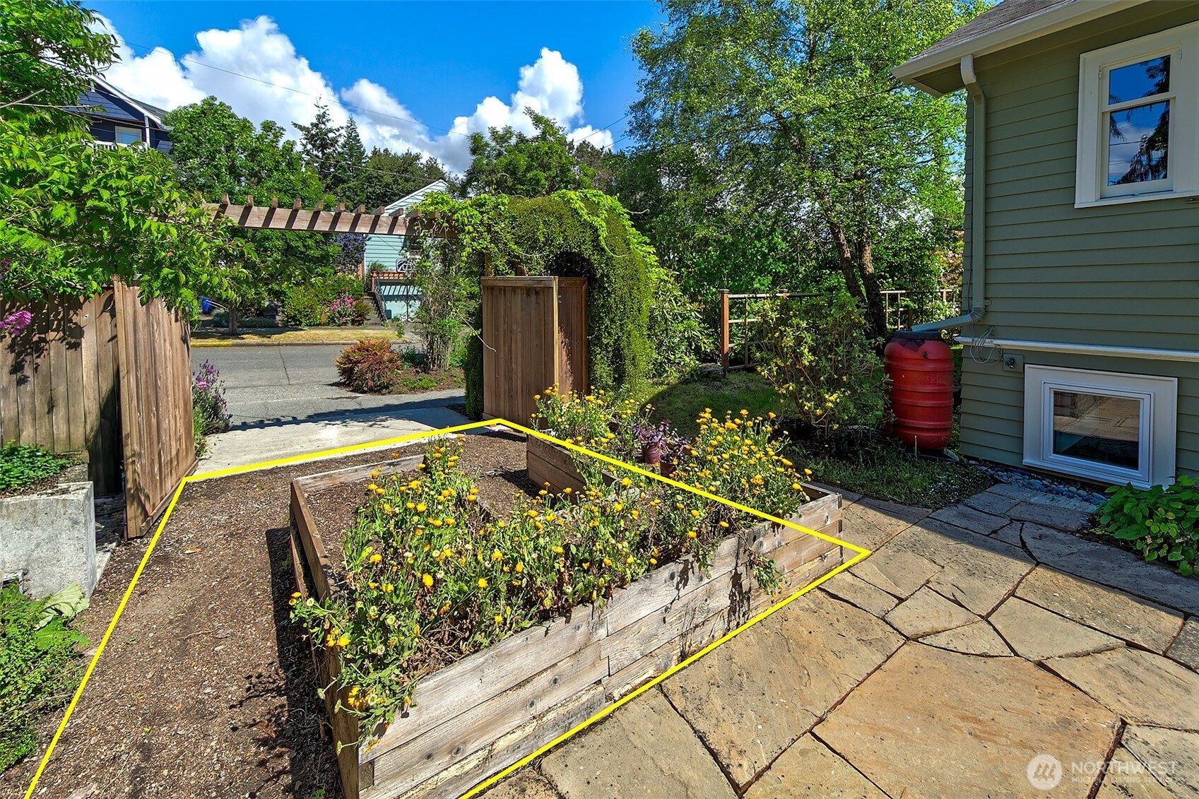1002 NW 70th Street Seattle WA 98117