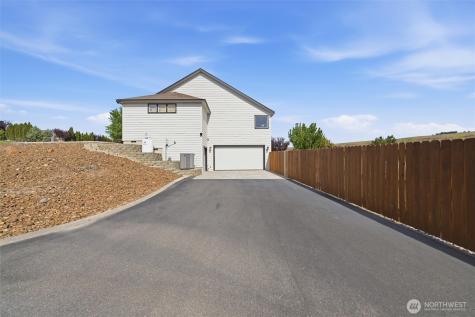 98303 Ridgeview Drive Kennewick WA 99338