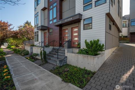 5044 Sand Point Place NE Seattle WA 98105