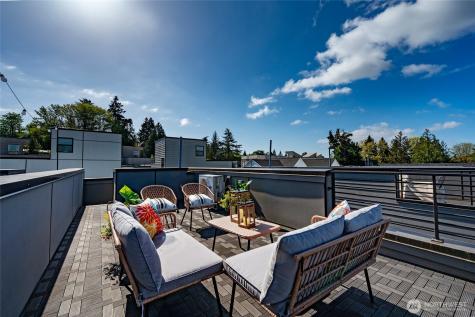5044 Sand Point Place NE Seattle WA 98105