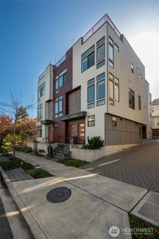 5044 Sand Point Place NE Seattle WA 98105