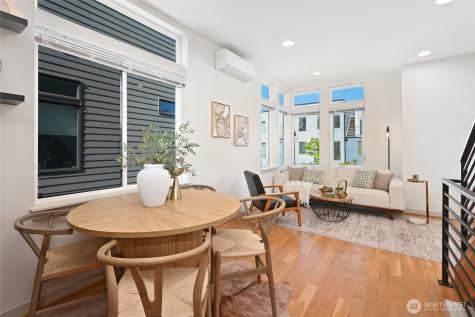 5044 Sand Point Place NE Seattle WA 98105
