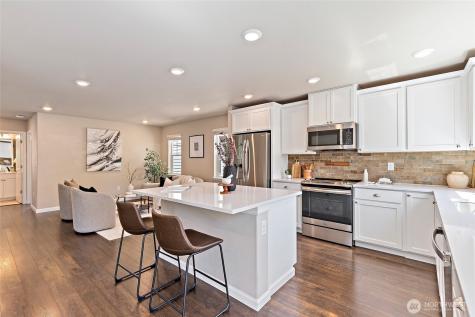 6724 34th Avenue SW Seattle WA 98126