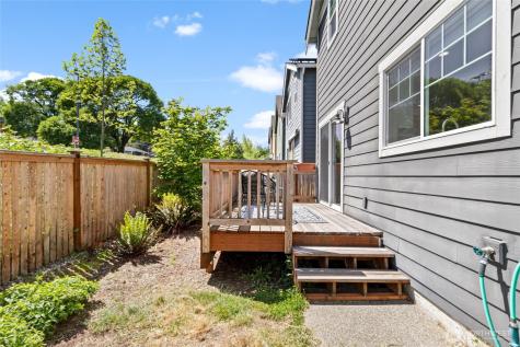 6724 34th Avenue SW Seattle WA 98126