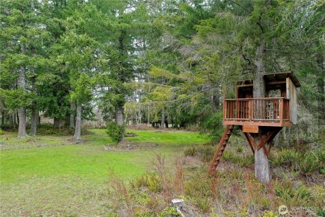 48513 144th Avenue E Eatonville WA 98328