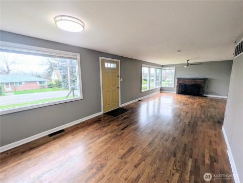 1740 6th Street Oak Harbor WA 98277