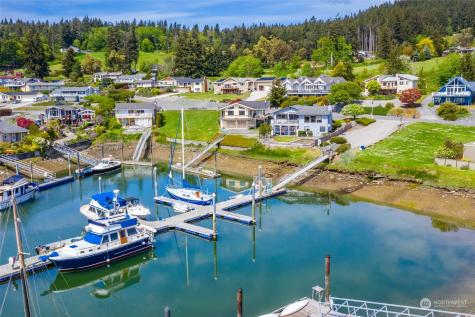 2296 Mariner Beach Drive Oak Harbor WA 98277