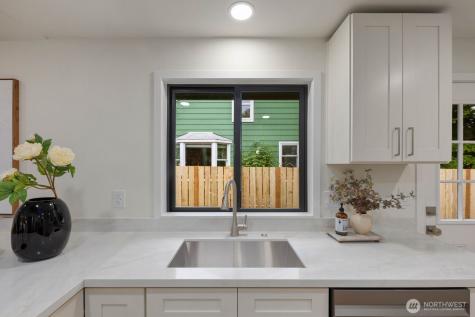 10012 8th Avenue NW Seattle WA 98177