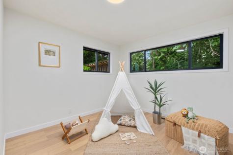 10012 8th Avenue NW Seattle WA 98177