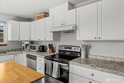 1756 S 42nd Street Tacoma WA 98418
