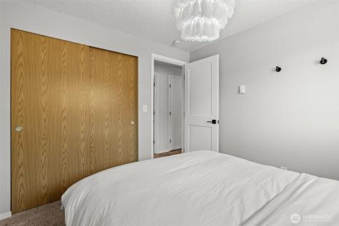 1756 S 42nd Street Tacoma WA 98418