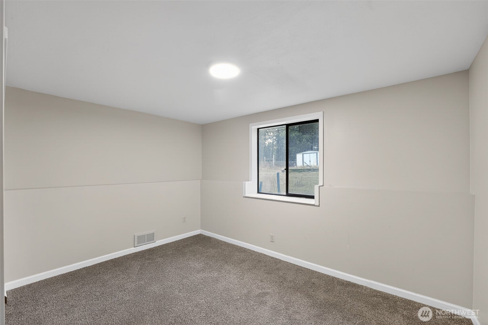 38821 N Newport Highway Elk WA 99009