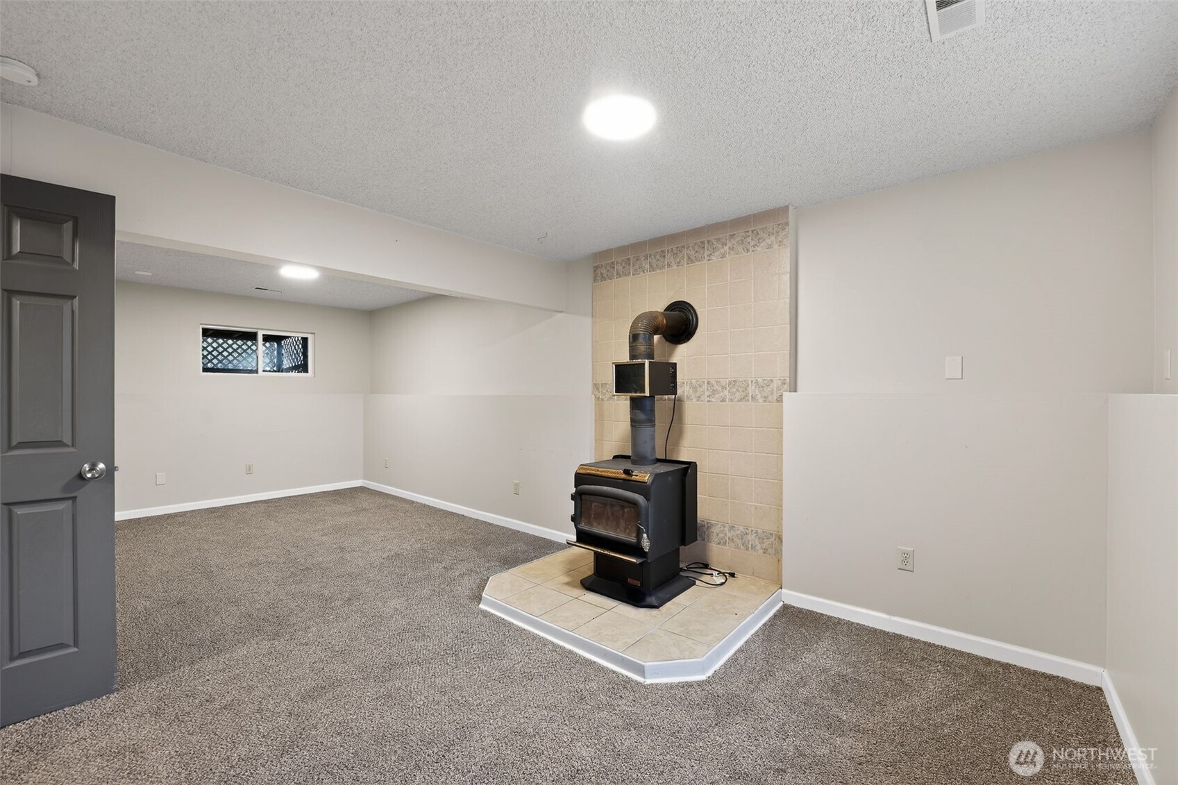 38821 N Newport Highway Elk WA 99009