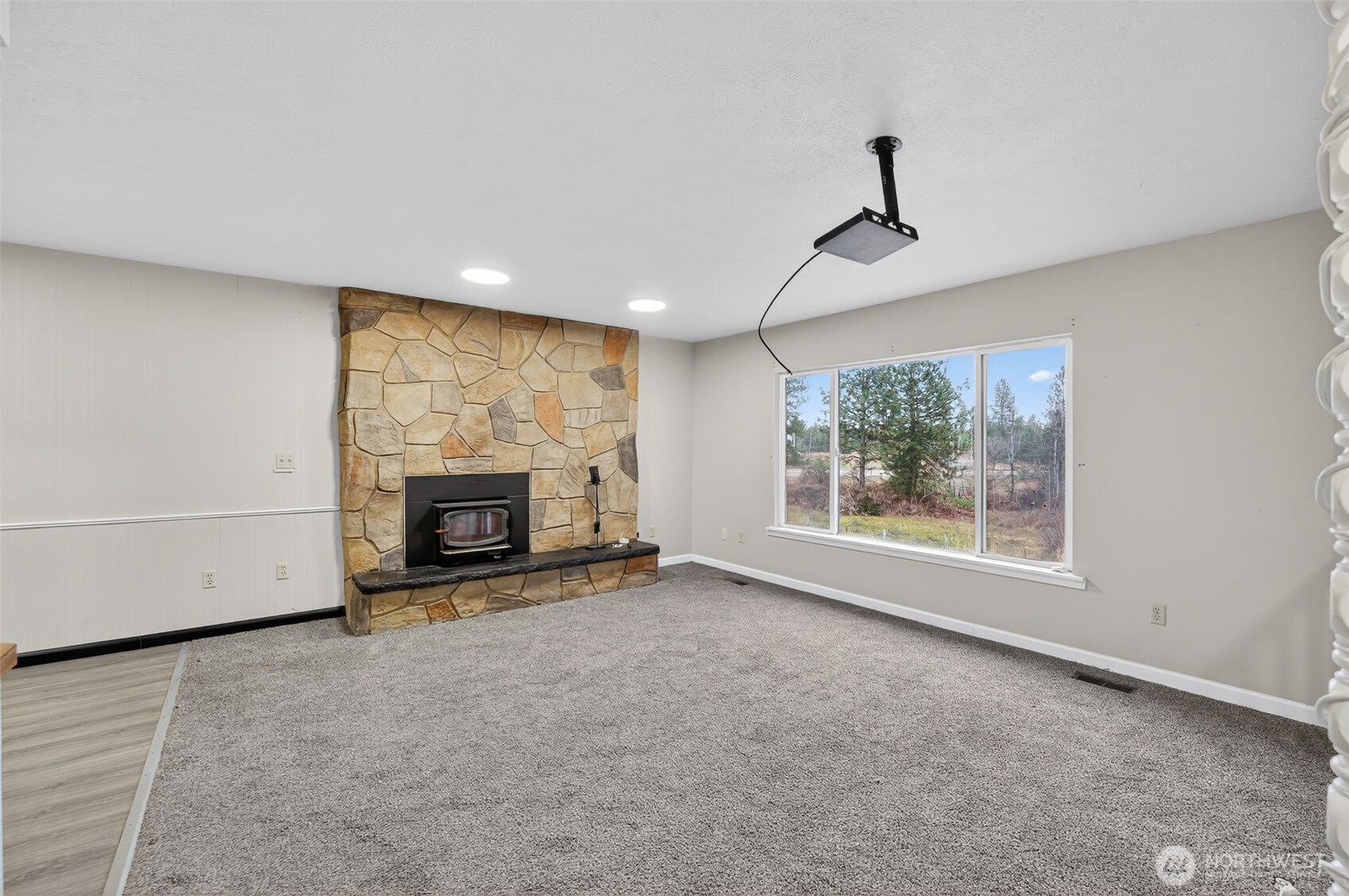 38821 N Newport Highway Elk WA 99009