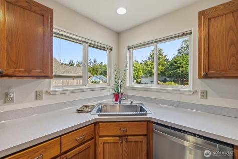 2021 Doe Drive Oak Harbor WA 98277