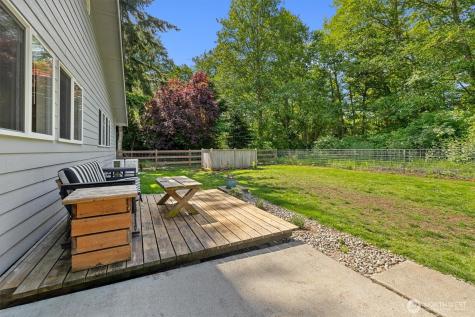 2021 Doe Drive Oak Harbor WA 98277
