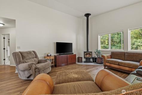 2021 Doe Drive Oak Harbor WA 98277