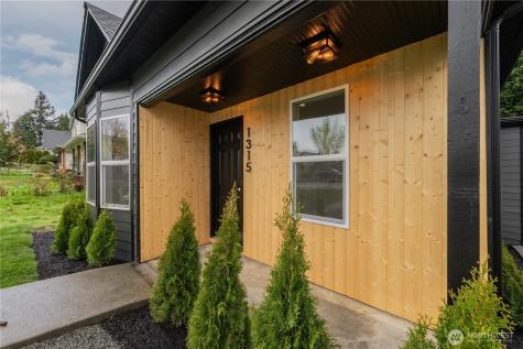 1315 E Marine View Drive Everett WA 98201