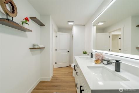 1315 E Marine View Drive Everett WA 98201