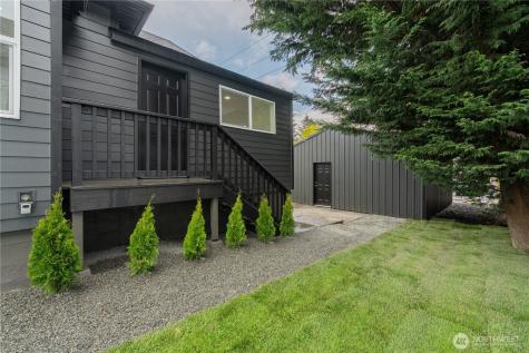1315 E Marine View Drive Everett WA 98201