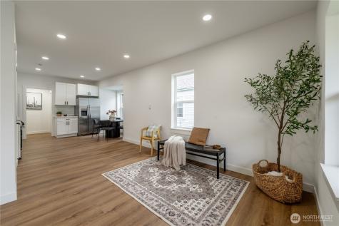 1315 E Marine View Drive Everett WA 98201