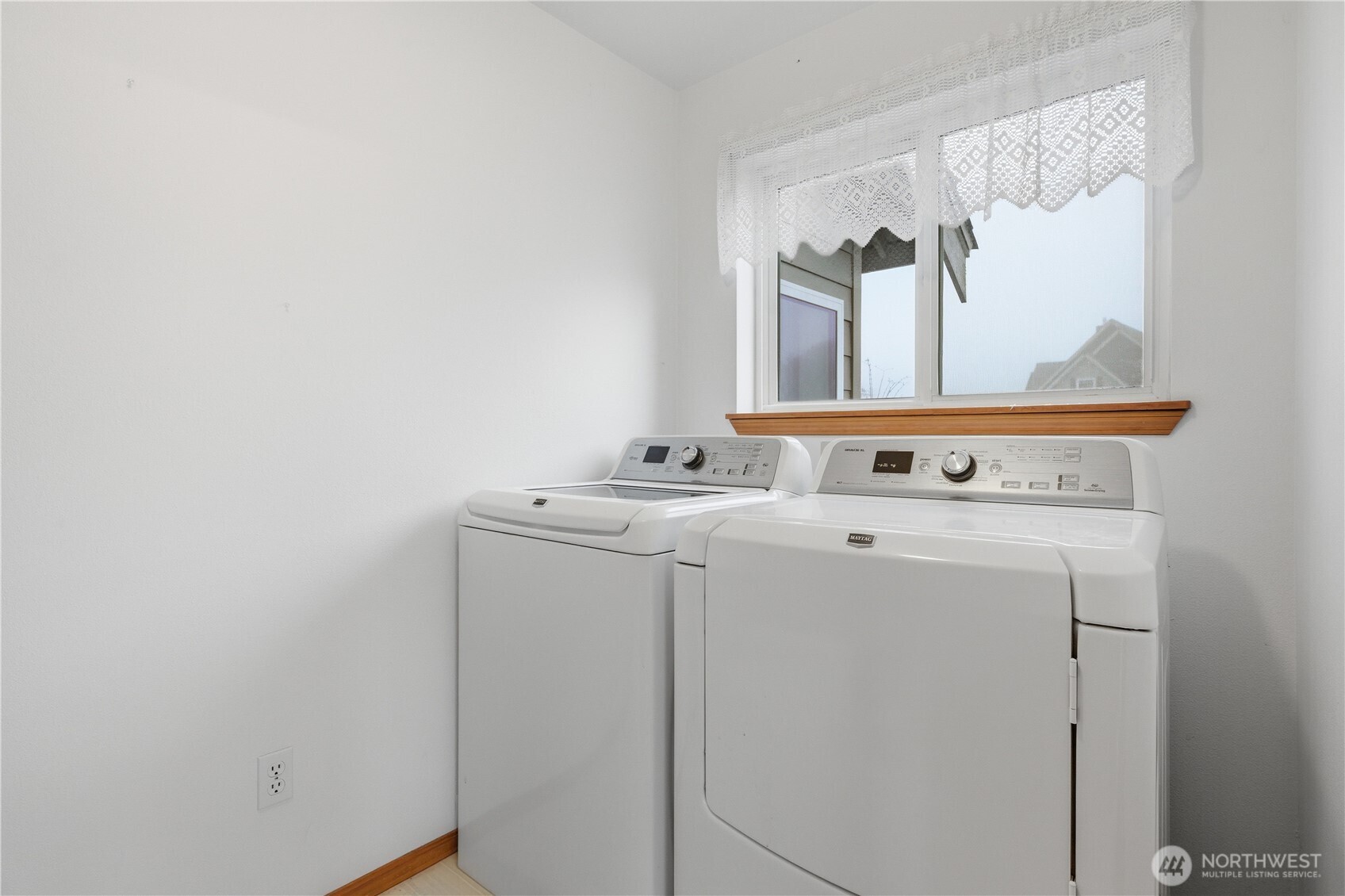 1924 5th Street SE Puyallup WA 98372