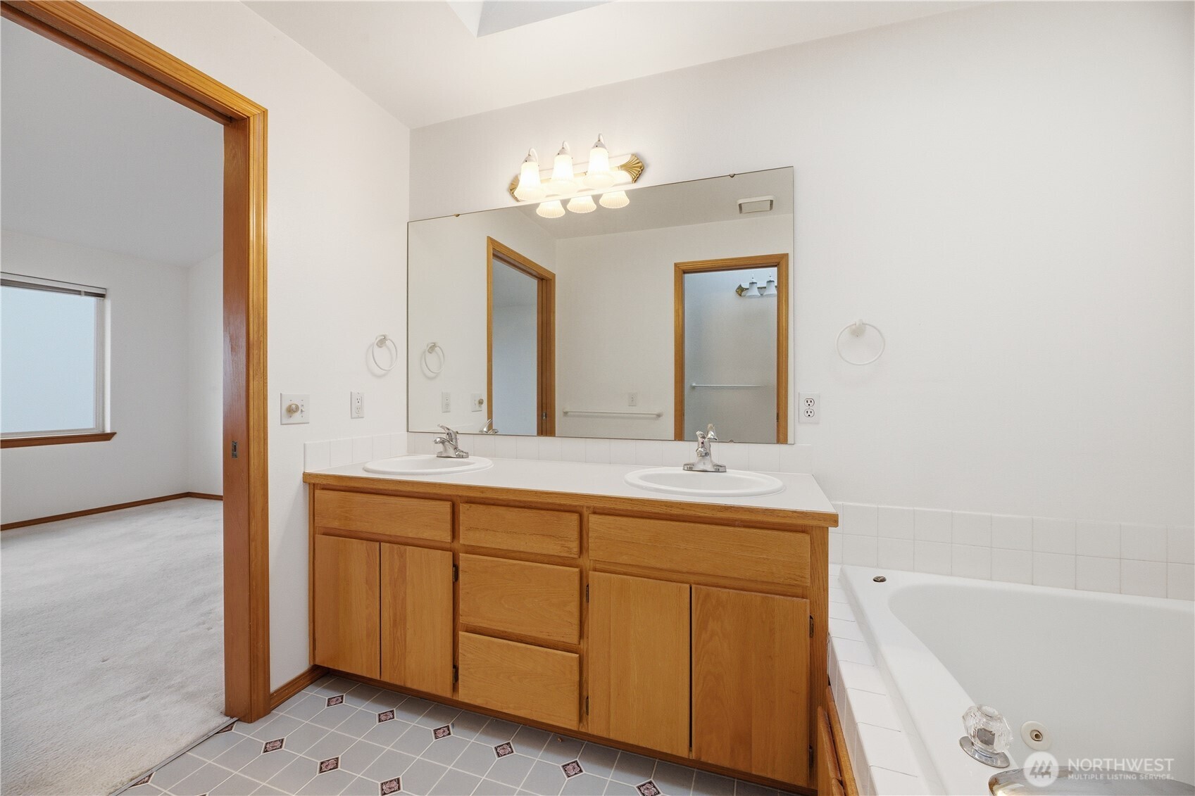 1924 5th Street SE Puyallup WA 98372