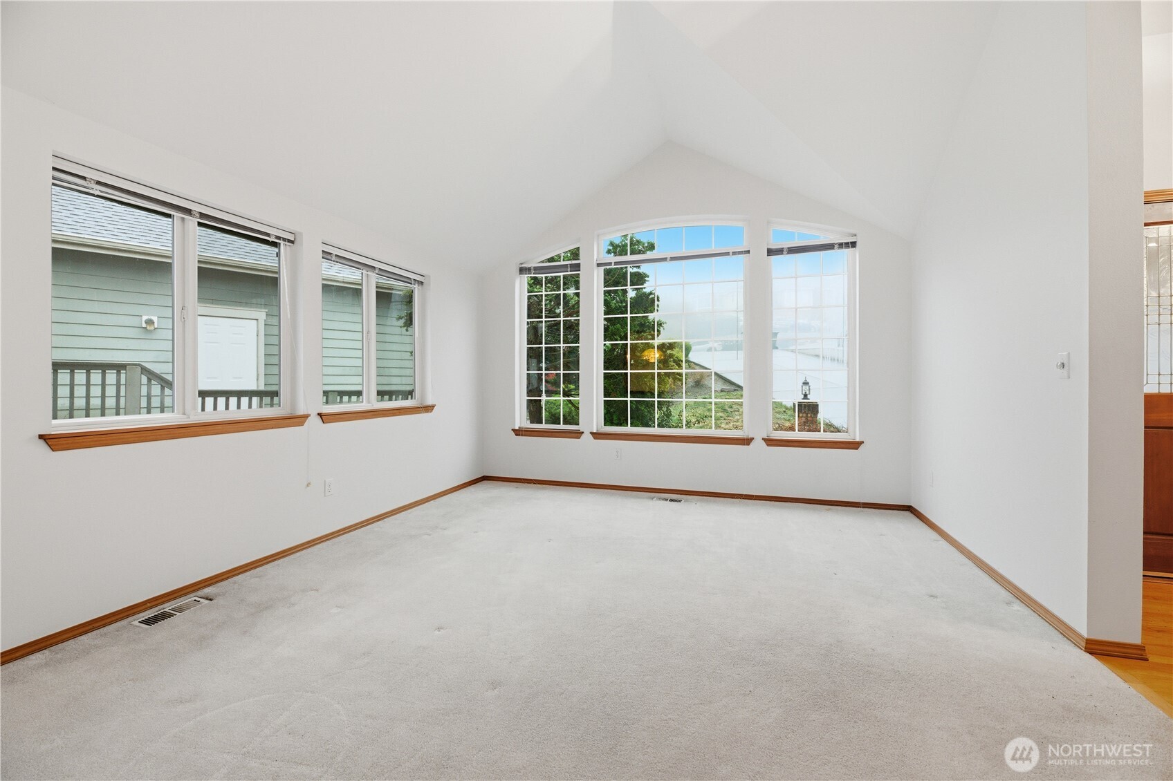 1924 5th Street SE Puyallup WA 98372