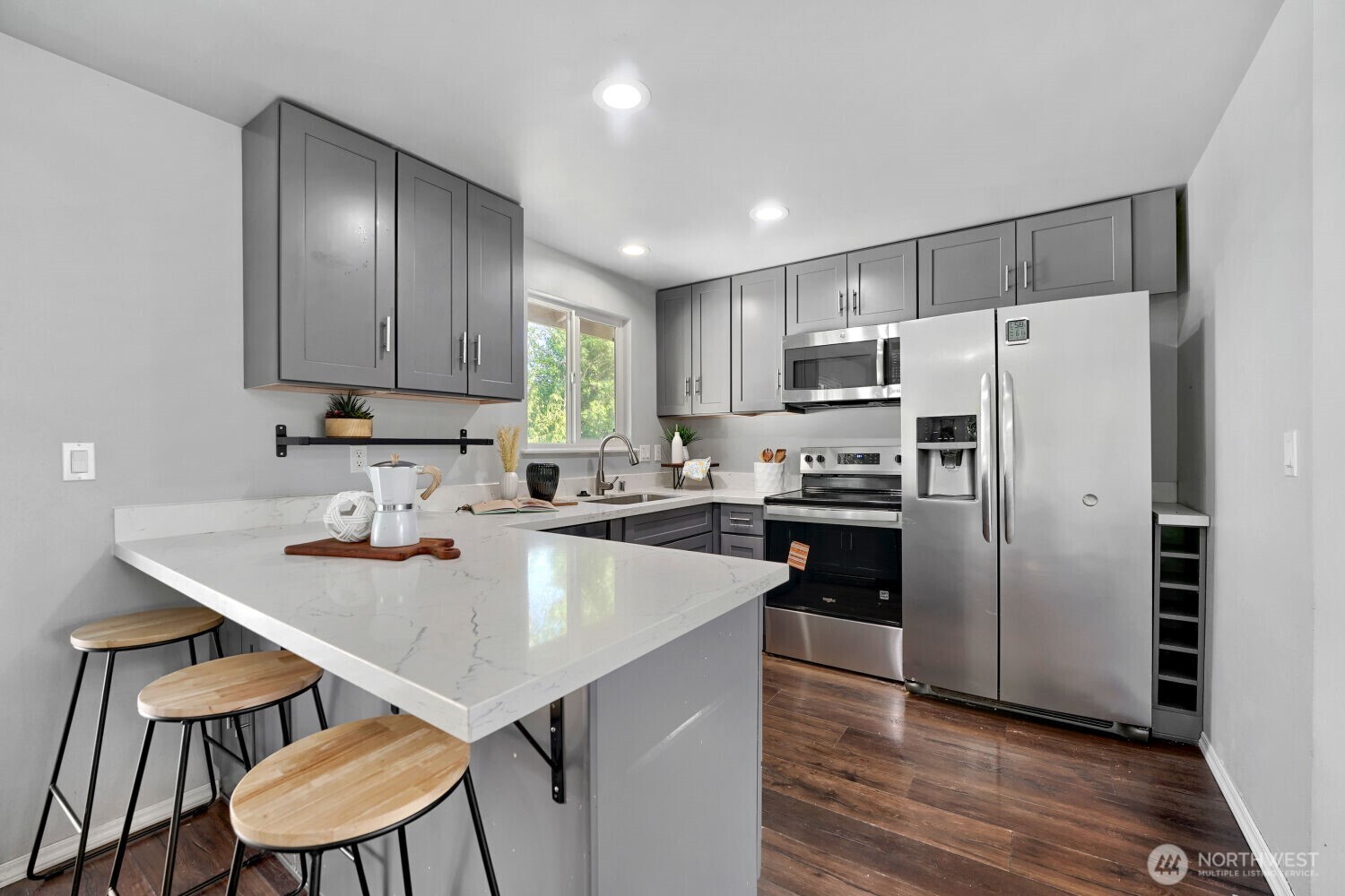 217 Capri Place Everett WA 98203